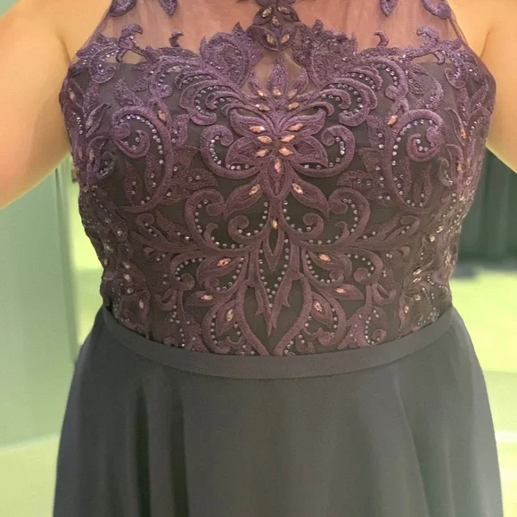 Purple illusion gown with sweetheart neckline - Picture 8 of 10